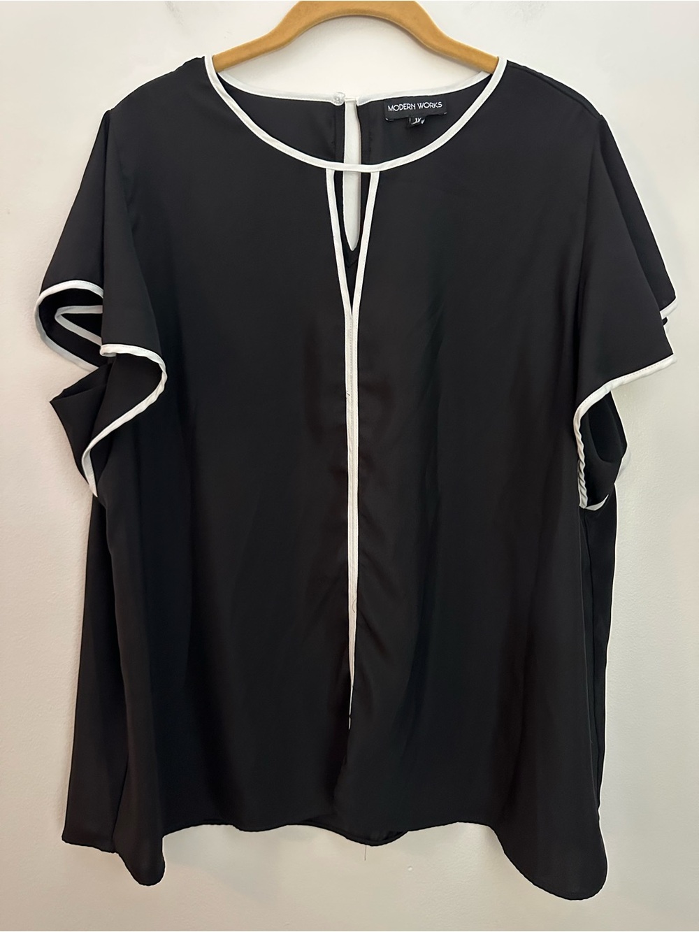 Modern Works Blouse Size 1X Black Like New